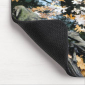 Herbst-Otter-Teich der Blätter Mousepad (Ecke)