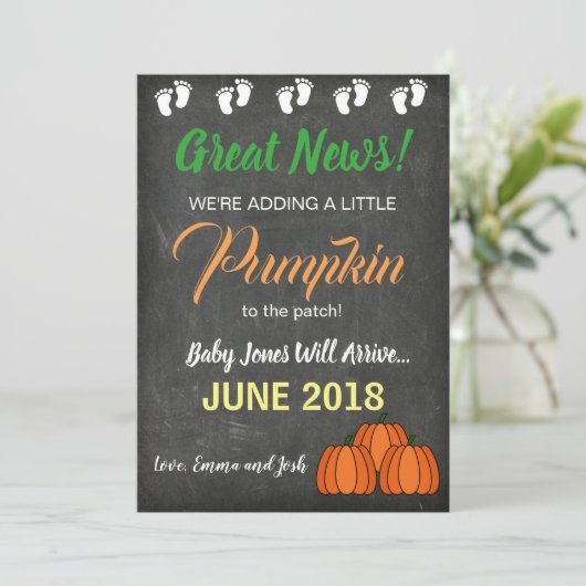 Herbst Pumpkin Patch Baby Pregnancy Ankündigung (Stehend Vorderseite)