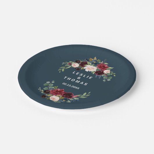 Herbst Rustikale Dazzling Burgund Hochzeit Pappteller (Schrägansicht)