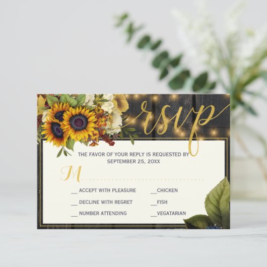 Herbst rustikale Ernte Stallholz Hochzeit RSVP Karte (Stehend Vorderseite)