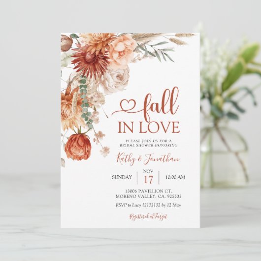 Herbst Rustikaler Blumenfall in der Liebe Brautpar Einladung (Stehend Vorderseite)