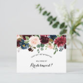 Herbst Rustikales Dazzling Burgundy Bridesmaid Einladungspostkarte (Stehend Vorderseite)