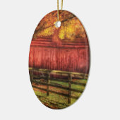 Herbst - Stall - Eine alte rote Scheune Keramikornament (Links)
