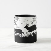 Herbst-Szenen-Rotwild auf einem Abhang in der Tasse (Zentrum)