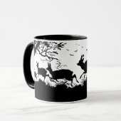 Herbst-Szenen-Rotwild auf einem Abhang in der Tasse (Vorderseite Links)