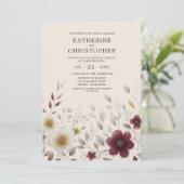 Herbst Wildblumen Elegante Burgundy Hochzeit Einladung (Stehend Vorderseite)