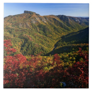 Herbstansicht der Linville Gorge, oft auch genannt Fliese