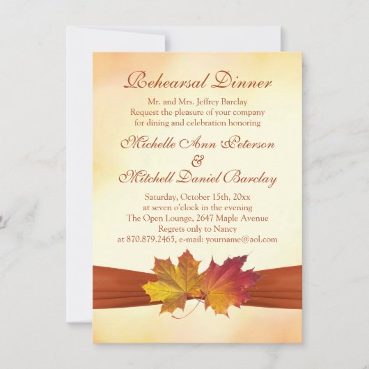 Herbstapfel mit rotem und goldfarbenem Blätter Pro Einladung (Vorderseite)