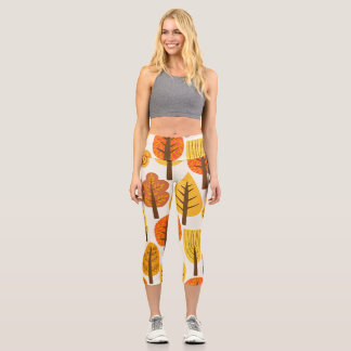 Herbstbäume, nahtloses Muster. Capri Leggings