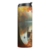 Herbstbäume & See mit Enten Thermosbecher (Nach links gedreht)