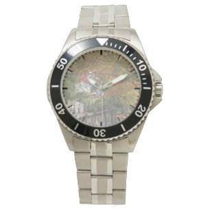 Herbstbäume und Picketzaun Armbanduhr