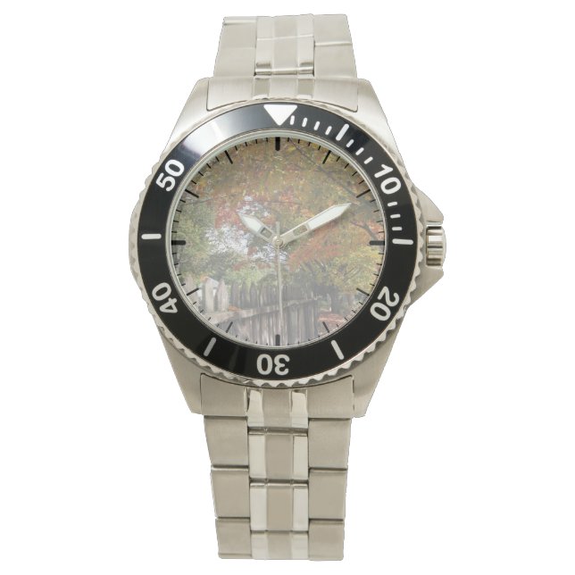 Herbstbäume und Picketzaun Armbanduhr (Vorderseite)