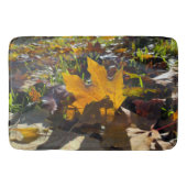 Herbstblatt in der Sonne Badematte (Vorderseite)