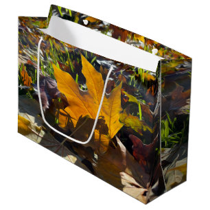 Herbstblatt in der Sonne Große Geschenktüte