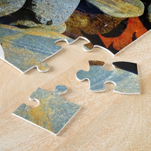 Herbstblatt mit Felsen in der Gebirgsbucht Puzzle (Seite)