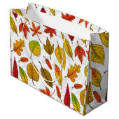 Herbstblätter auf weiß große geschenktüte (Rückseite Schrägansicht)