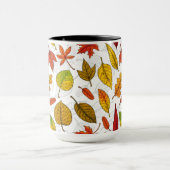 Herbstblätter auf weiß tasse (Zentrum)
