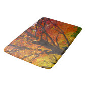 Herbstblätter aus Gelb- und Orangenbäumen, Foto Badematte (Schrägansicht)