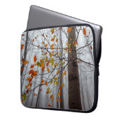 Herbstblätter fallen unter Waldblatt Laptopschutzhülle (Vorderseite Links)
