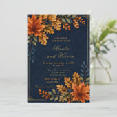 Herbstblätter Hochzeit Navy Einladung (Stehend Vorderseite)