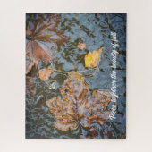 Herbstblätter im Waldbachposter Puzzle (Vertikal)