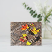 Herbstblätter und Pinecones Postkarte (Stehend Vorderseite)