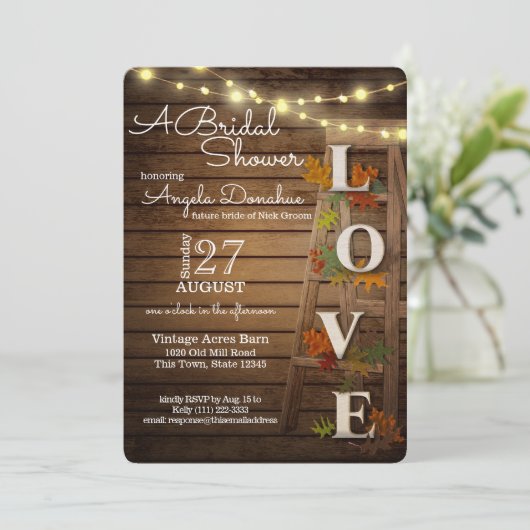 Herbstblätter und rustikales Brautparty Einladung (Stehend Vorderseite)