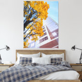 Herbstblätter und Wolkenkratzer Leinwanddruck (Insitu (Schlafzimmer))
