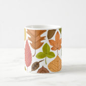 Herbstblätter: Vintager weißer Hintergrund. Kaffeetasse (Mittel)