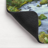 Herbstblätterung und Douglas Fir Border Roaring Ri Mousepad (Ecke)