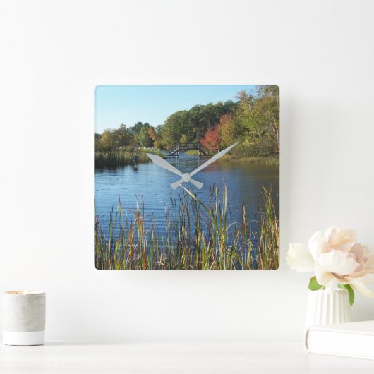 Herbstbrücke Quadratische Wanduhr (Zuhause)