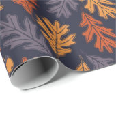 Herbsteiche Blätter und Akornmuster (dunkel) Geschenkpapier (Rolleneckpunkt)