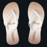 Herbsternte Braut Badesandalen<br><div class="desc">Die Herbsternte ist das Thema dieser eleganten Bride Flip Flops,  die Korn auf einem bronzenen Hintergrund. Alle Texte können für Ihren besondere Anlass angepasst werden.</div>