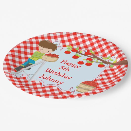 Herbstfall Apple Auswahl Brünetten Jungen Geburtst Pappteller (Schrägansicht)