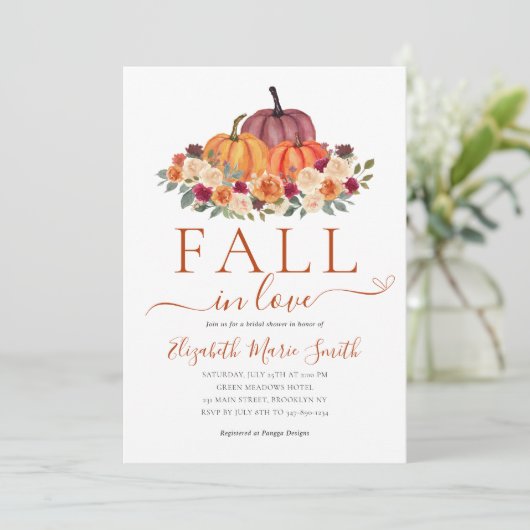 Herbstfall in Liebe Brautparty Einladung (Stehend Vorderseite)