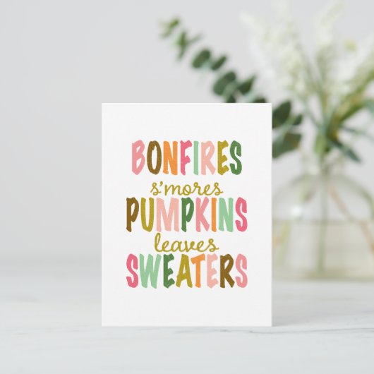 Herbstfalltypografie Bonfire Pumpkins Sweaters Postkarte (Stehend Vorderseite)