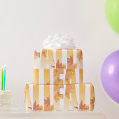 Herbstfalltypografie-Design mit Blätter Geschenkpapier