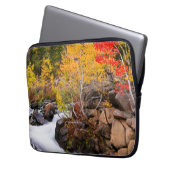 Herbstfarbe entlang Bischof Creek, CA Laptopschutzhülle (Vorderseite Links)