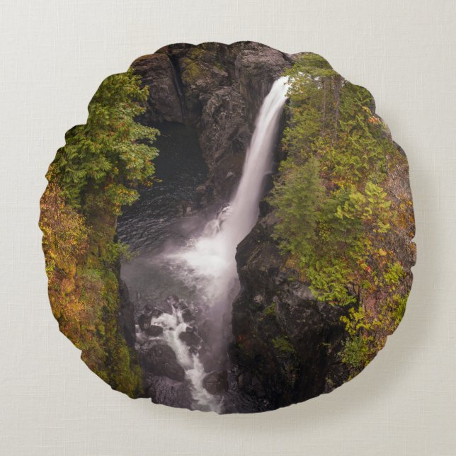 Herbstfarben an den Elchfällen Rundes Kissen (Vorderseite)