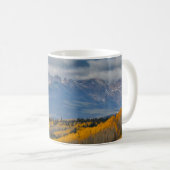 Herbstfarben auf Aspen Groves Kaffeetasse (VorderseiteRechts)