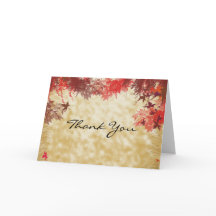 Herbstfarben: Burgund und Rote Branchen auf Ecru