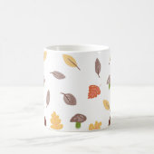 Herbstfarben mit Blätter und Pilzen Kaffeetasse (Mittel)