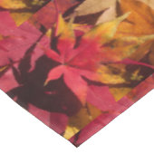 Herbstfarben-Orange verlässt Erntedank Tischdecke (Schrägansicht)