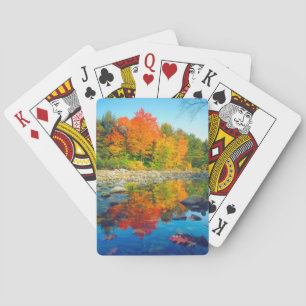 Herbstfarben spiegeln sich in einem Bach in Vermon Spielkarten