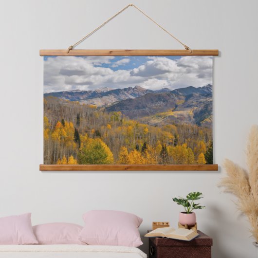 Herbstfarben von Aspens & Oaks Keebler Pass Wandteppich Mit Holzrahmen (Schlafzimmer)