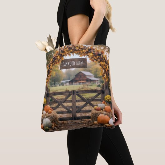 Herbstfarm Name auf dem Tor Tasche (Von Nahem)