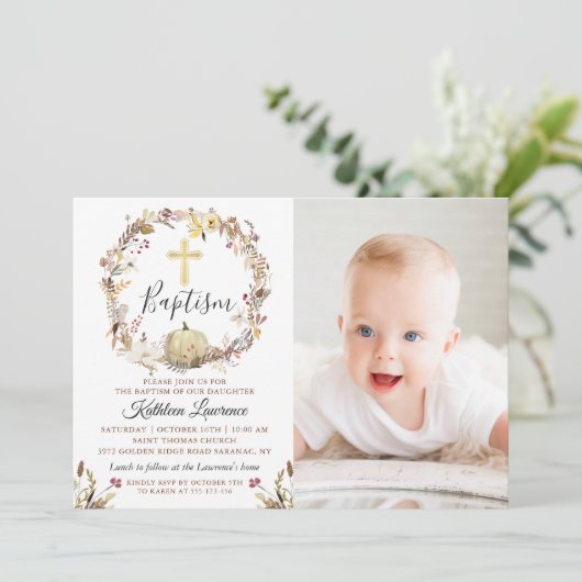 Herbstfloraldrama Pumpkin Fall Taufe Foto Einladung (Stehend Vorderseite)