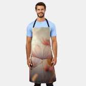 "Herbstflüster: Eine Makrosymphonie von Petalen" Schürze (Getragen)