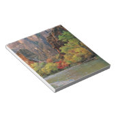 Herbstfolien entlang der Jungfrau in der Nähe des  Notizblock (angewinkelt)