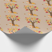 Herbstfox unter Baum mit Kürbis Geschenkpapier (Ecke)
